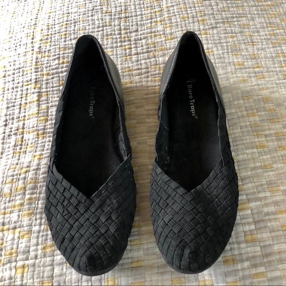bare traps black flats